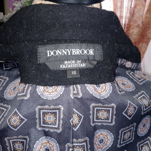 Set! Vintage Wool Coat + Scarf ❤🖤 - Picture 7 of 16